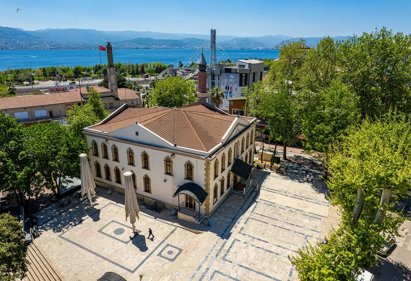 Fevziye Camii ve İzmit şehir merkezi